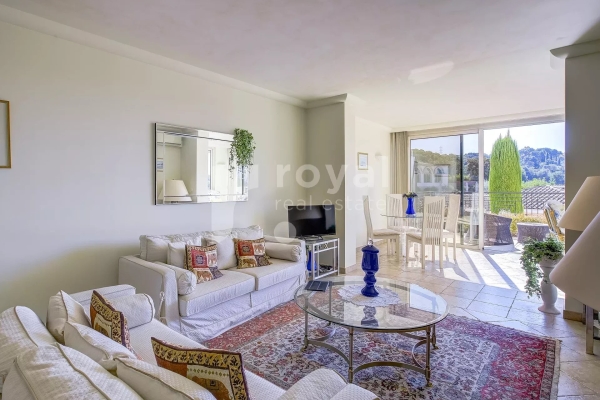 Luxury Apartment for sale in Mougins, 490 000 €, Photo 1