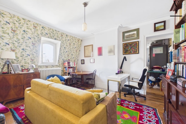 Luxury Apartment for sale in Paris 10ème, 390 000 €, Photo 1