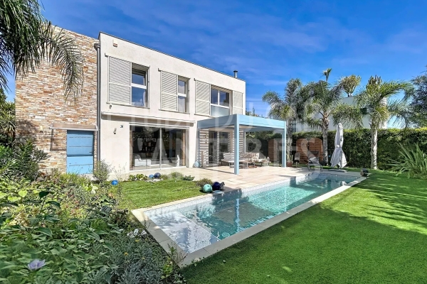 Maison de luxe à vendre à Cap d'Antibes, 1 890 000 €, Photo 1