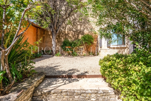 Luxury House for sale in Saint Saturnin les Apt, 680 000 €, Photo 4