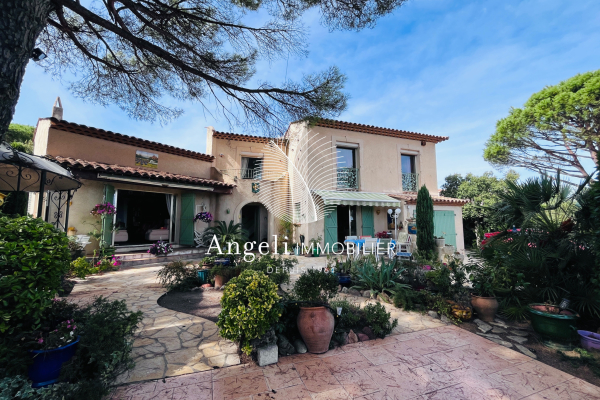 Maison de luxe à vendre à Saint-Aygulf, 790 000 €, Photo 1