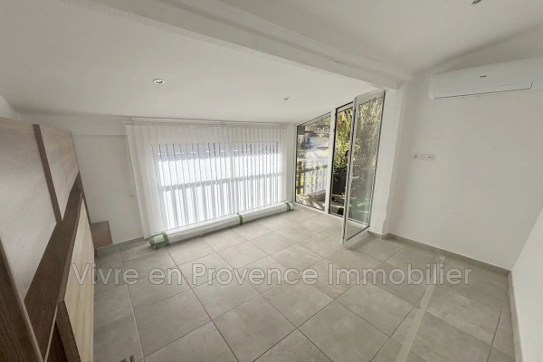 Maison de luxe à vendre à Saint-André-de-La-Roche, 205 000 €