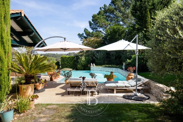 Luxury House for sale in Bassussarry, 1 484 000 €, Photo 2