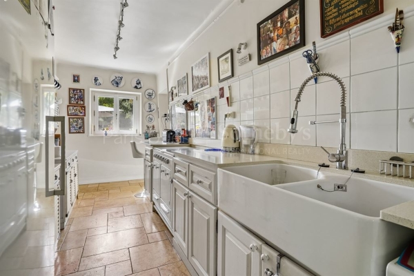 Maison de luxe à vendre à Poigny-la-Forêt, 1 500 000 €, Photo 7
