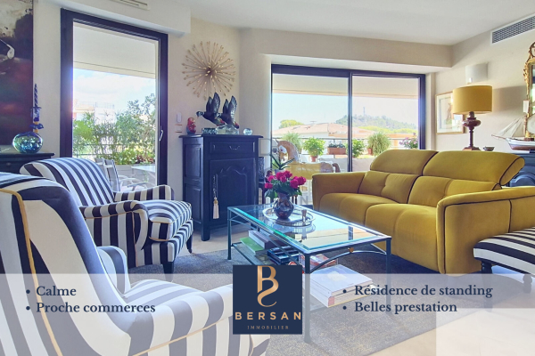 Luxury Apartment for sale in Saint-Raphaël, 585 000 €