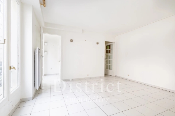 Luxury Apartment for sale in Paris 7ème, 331 000 €, Photo 5