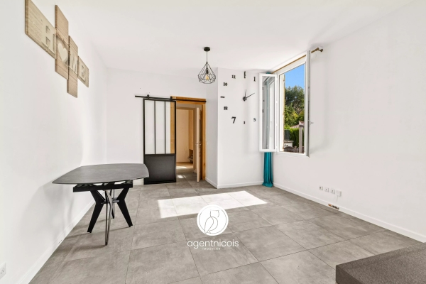 Maison de luxe à vendre à Nice, 439 000 €, Photo 2
