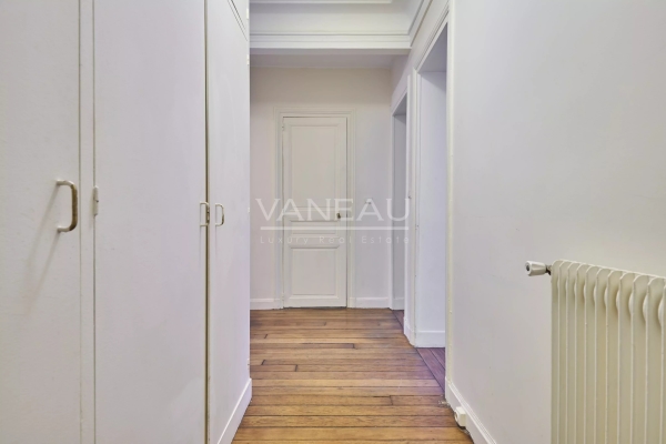 Luxury Apartment for sale in Paris 16ème, 640 000 €, Photo 4