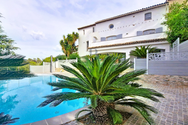 Maison de luxe à vendre à Saint-Raphaël, 1 180 000 €, Photo 2