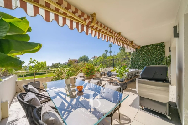 Luxury Apartment for sale in Cannes, 975 000 €, Photo 1