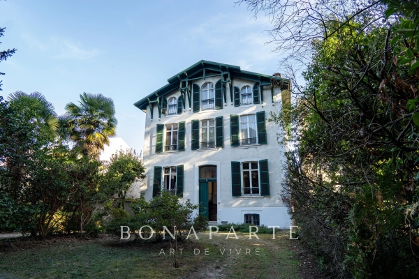Luxury House for sale in Pau, 790 000 €, Photo 1