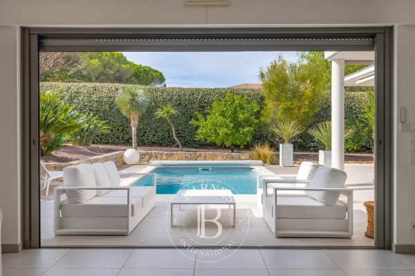 Maison de luxe à vendre à Saint-Raphaël, 1 490 000 €, Photo 2