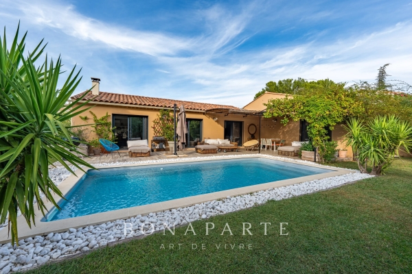 Luxury House for sale in Arles, 848 000 €, Photo 1