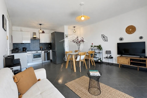 Luxury Apartment for sale in Antibes, 285 000 €, Photo 3