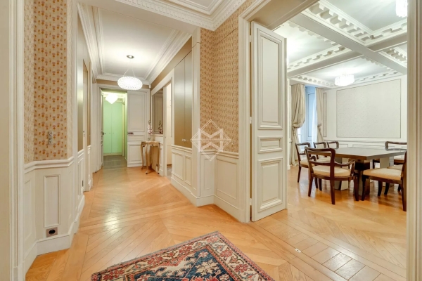 Luxury Apartment for sale in Paris 8ème, 1 942 000 €, Photo 3