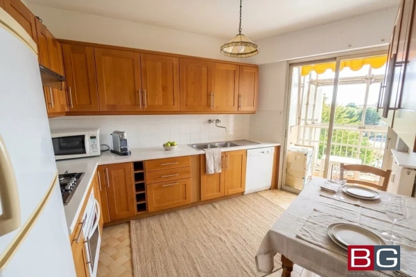 Luxury Apartment for sale in Antibes, 499 000 €, Photo 3