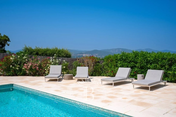 Maison de luxe à vendre à Grimaud, 1 465 000 €, Photo 2