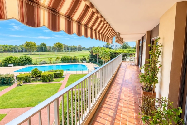 Luxury Apartment for sale in Mandelieu-la-Napoule, 382 000 €, Photo 1
