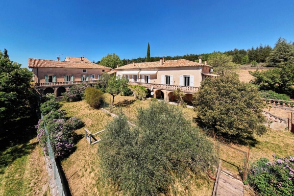Maison de luxe à vendre à Saint-Étienne-les-Orgues, 995 000 €, Photo 1