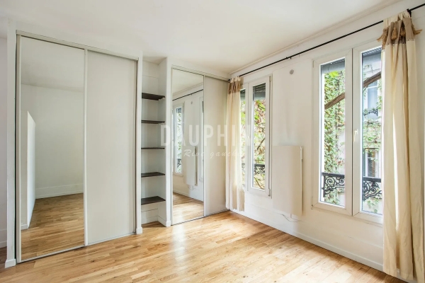 Appartement de luxe à vendre à Paris 18ème, 420 000 €, Photo 2