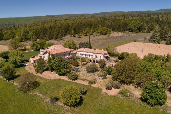 Maison de luxe à vendre à Saint-Étienne-les-Orgues, 1 100 000 €, Photo 2