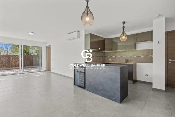 Maison de luxe à vendre à Antibes, 1 090 000 €, Photo 6