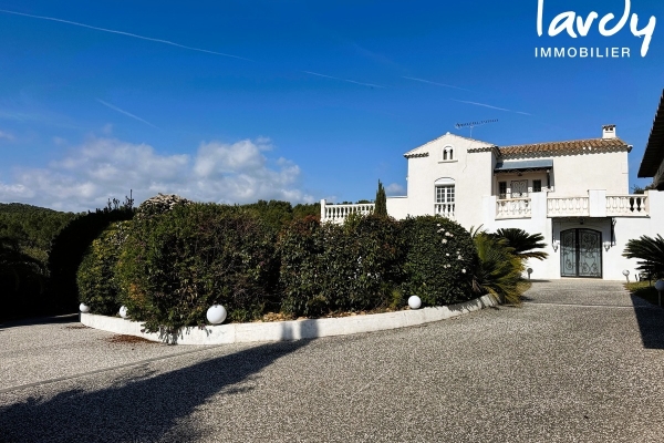 Maison de luxe à vendre à Saint-Cyr-sur-Mer, 1 890 000 €, Photo 2