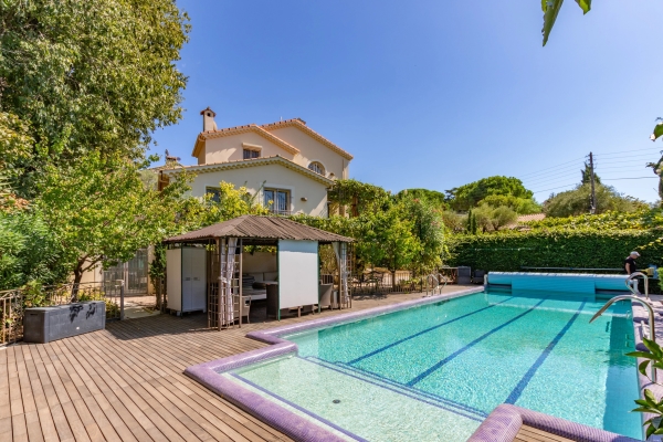 Maison de luxe à vendre à Cap d'Antibes, 2 950 000 €, Photo 2