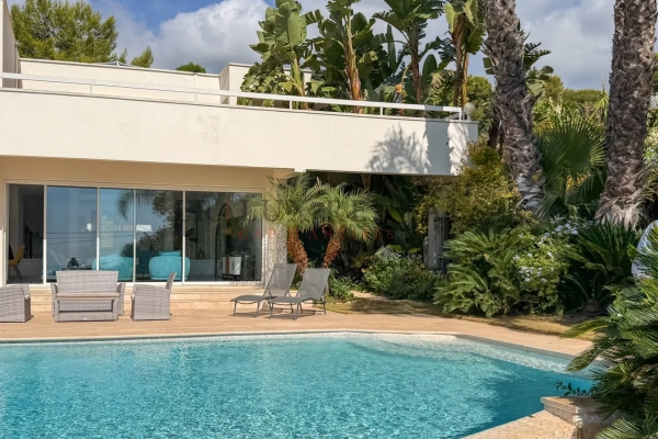 Maison de luxe à vendre à Antibes, 2 350 000 €, Photo 3