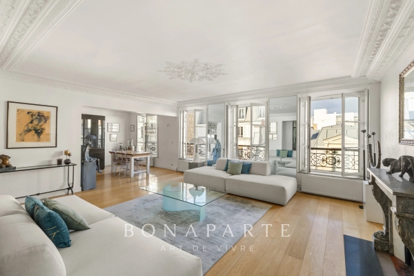 Luxury Apartment for sale in Paris 10ème, 1 732 500 €, Photo 3