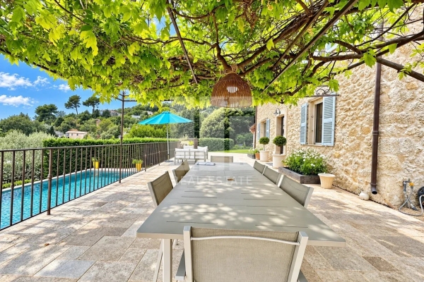 Maison de luxe à louer à Mougins, 5 700 €, Photo 2