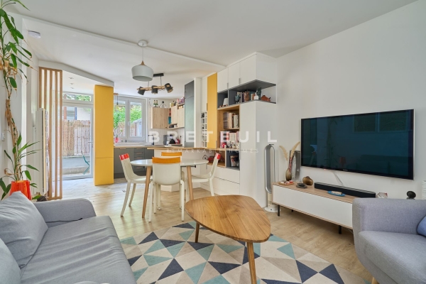 Luxury Apartment for sale in Paris 18ème, 350 000 €, Photo 1