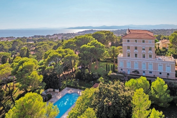 Luxury Apartment for sale in Saint-Raphaël, 2 950 000 €, Photo 1