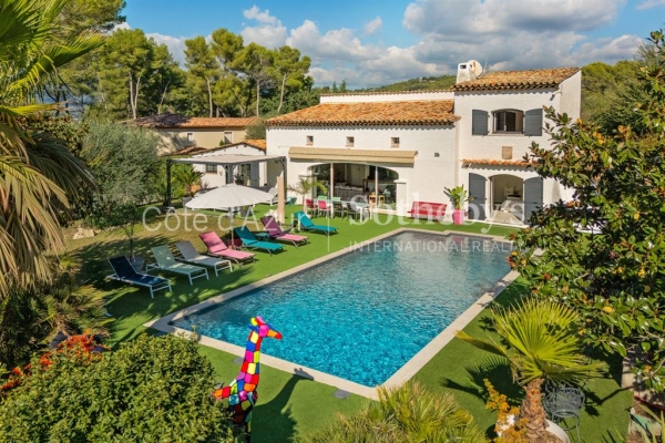 Maison de luxe à vendre à Mougins, 1 550 000 €, Photo 1
