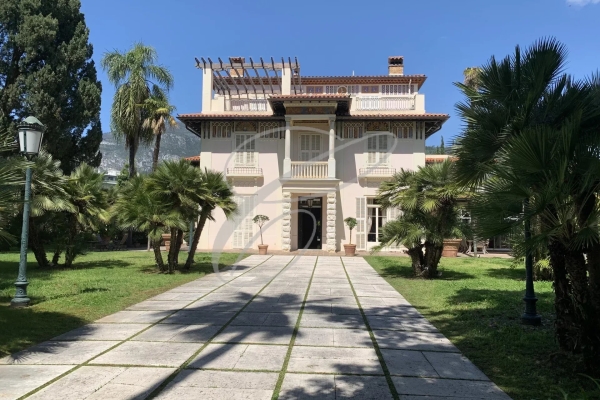 Luxury House for sale in Roquebrune-Cap-Martin, 12 000 000 €, Photo 1