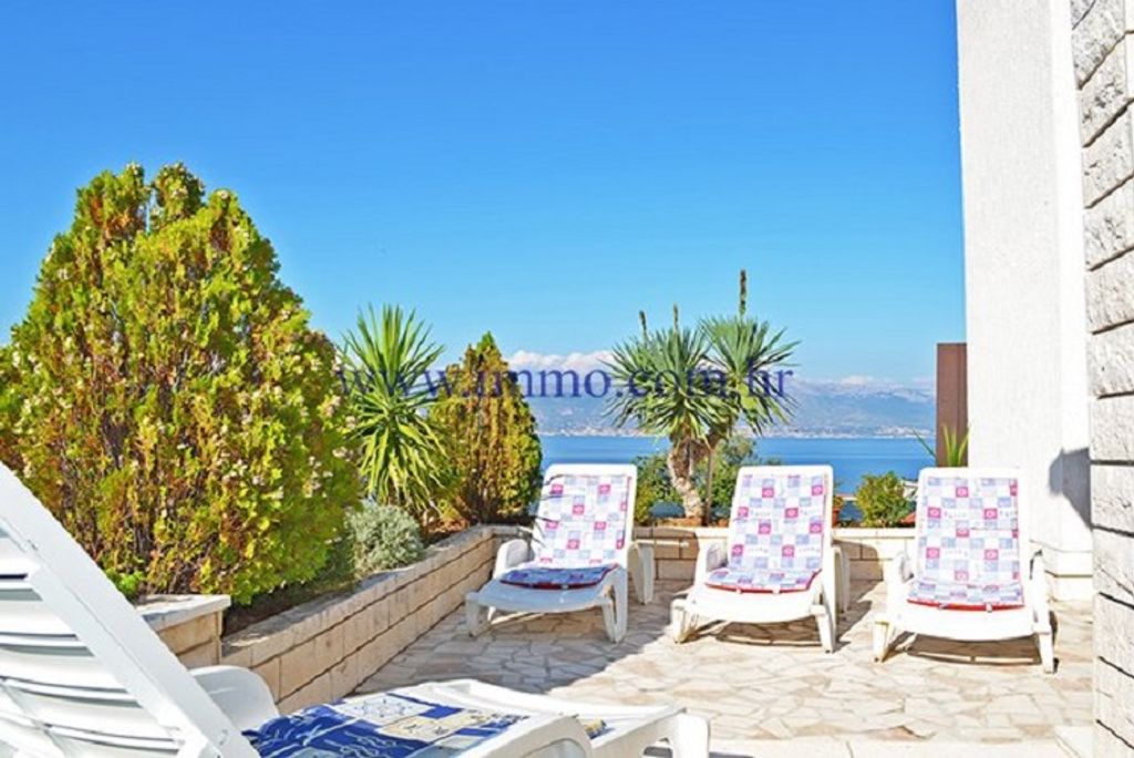 Maison de luxe à vendre à Ciovo, 800 000 €, Photo 3