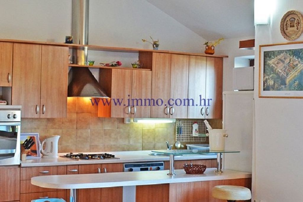 Maison de luxe à vendre à Ciovo, 800 000 €, Photo 4