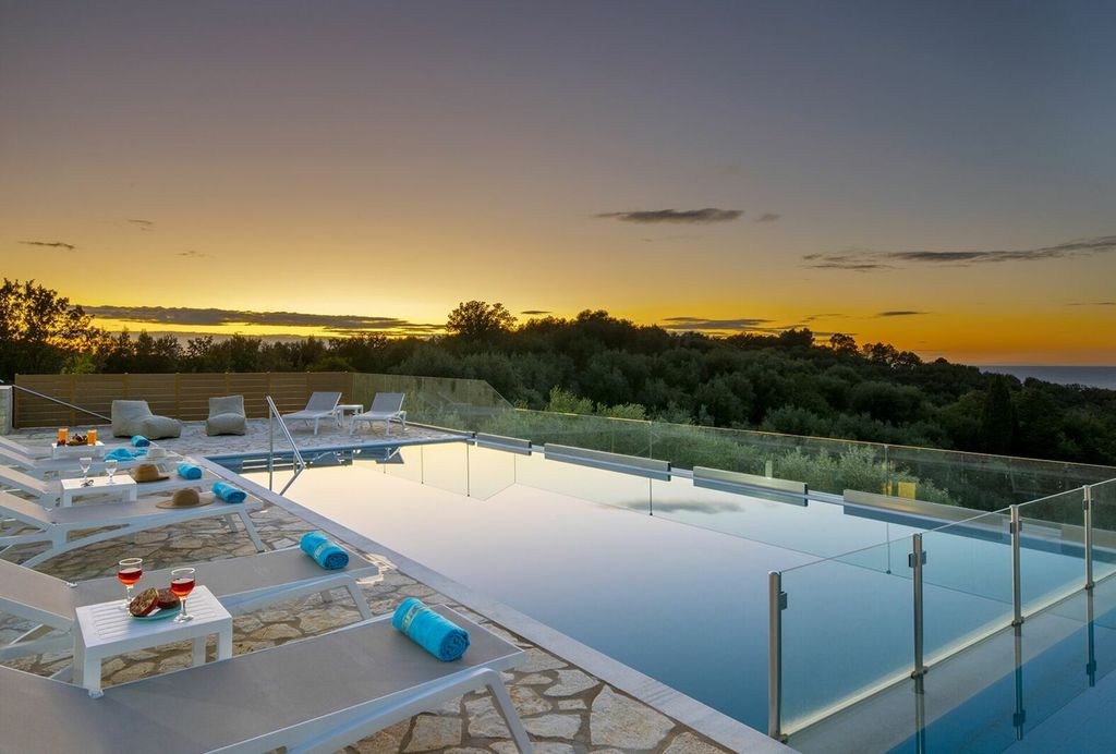 Luxury House for sale in Corfu, 1 150 000 €, Photo 1