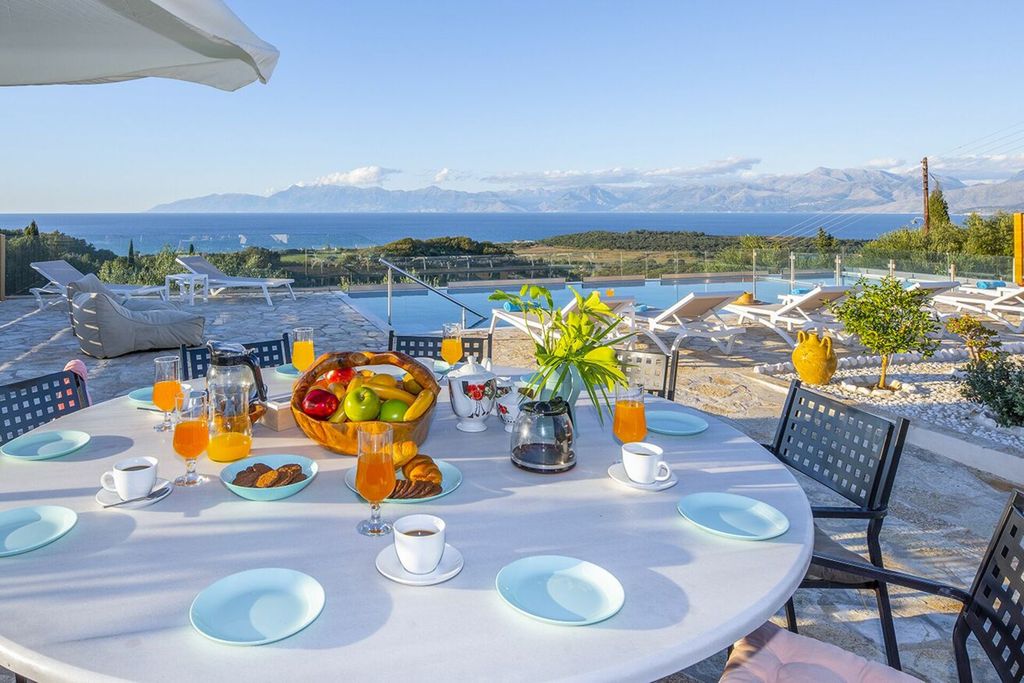 Luxury House for sale in Corfu, 1 150 000 €, Photo 2