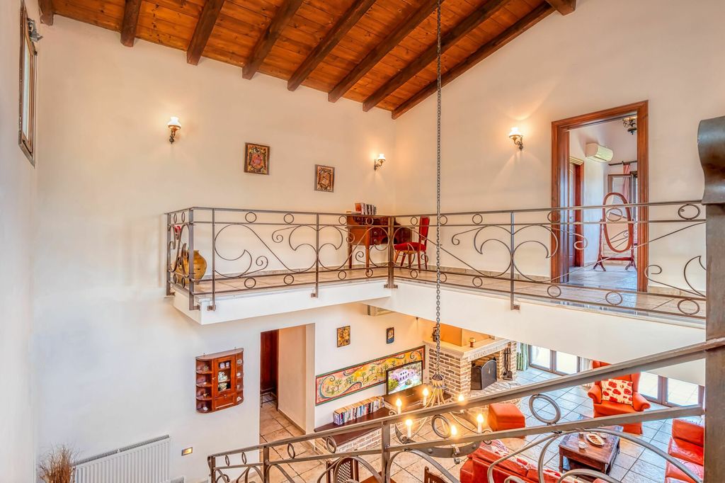 Maison de luxe à vendre à Kassiopi, 1 000 000 €, Photo 2