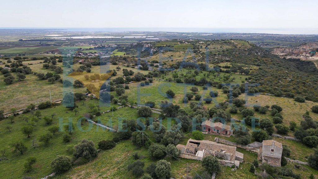 Maison de luxe à vendre à Noto, 800 000 €, Photo 1