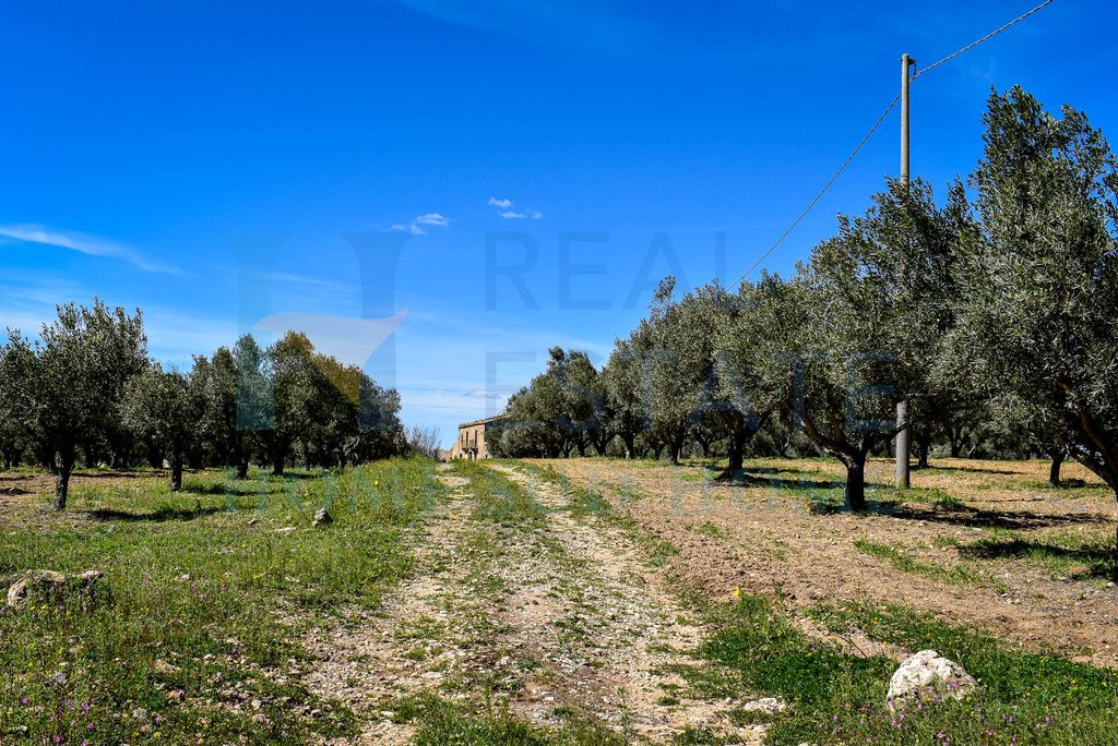 Luxury House for sale in Caltagirone, 320 000 €, Photo 3