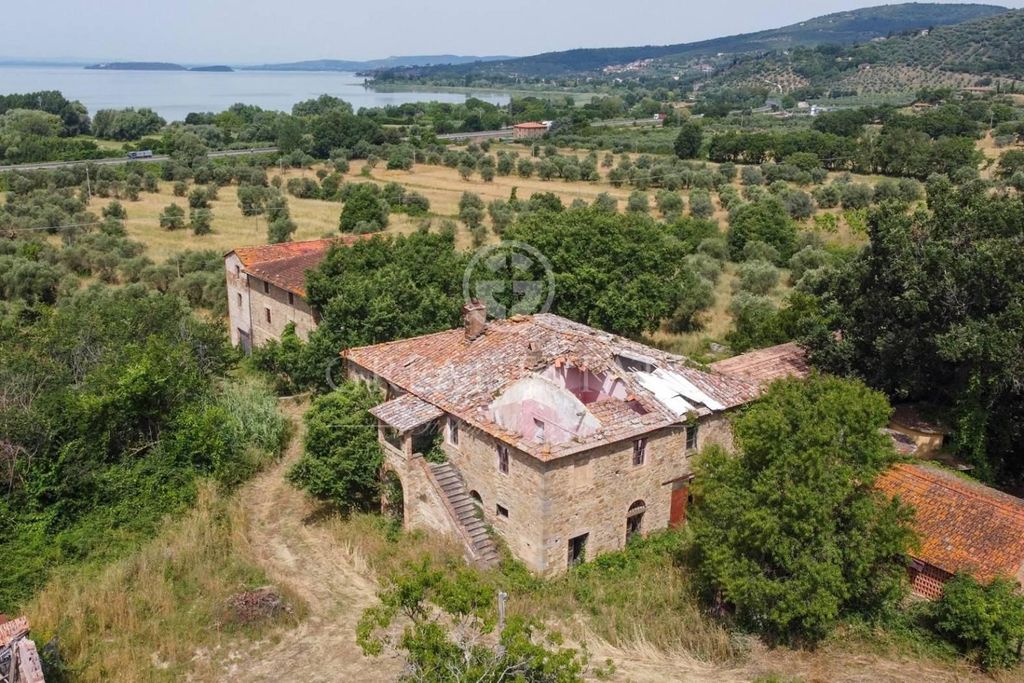 Luxury House for sale in Passignano Sul Trasimeno, 700 000 €, Photo 3