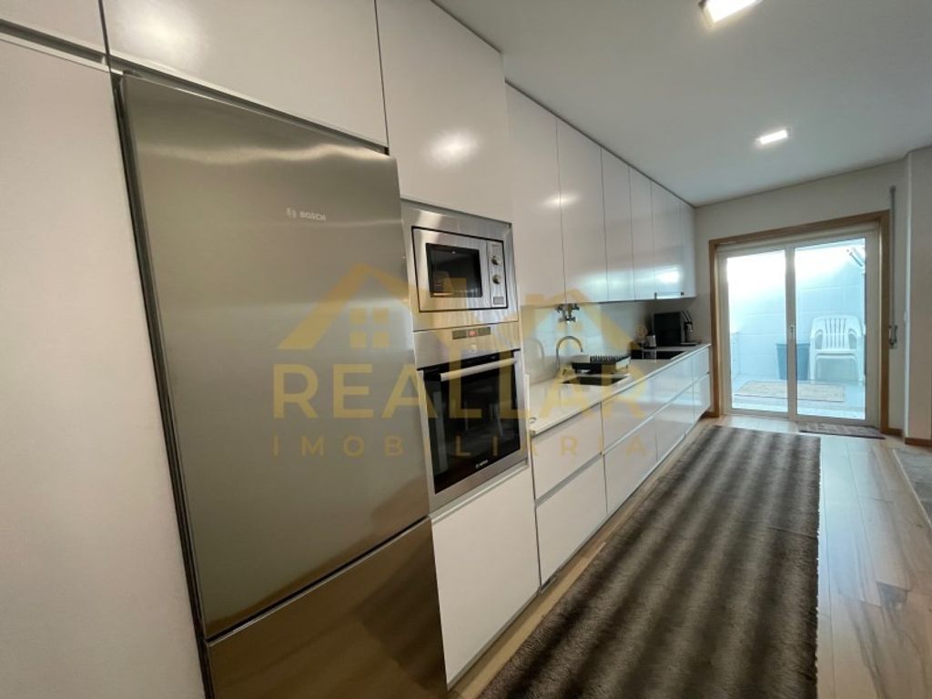 Luxury House for sale in Póvoa de Varzim, 450 000 €, Photo 1
