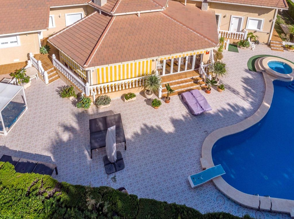 Maison de luxe à vendre à Cabo Roig, 1 550 000 €, Photo 1