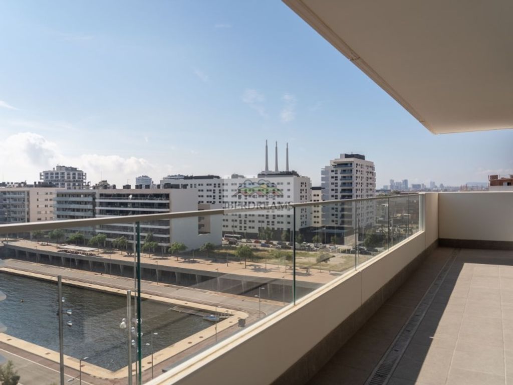 Luxury Apartment for sale in Badalona, 547 500 €, Photo 3