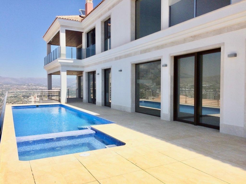 Luxury House for sale in Benidorm, 2 650 000 €, Photo 1