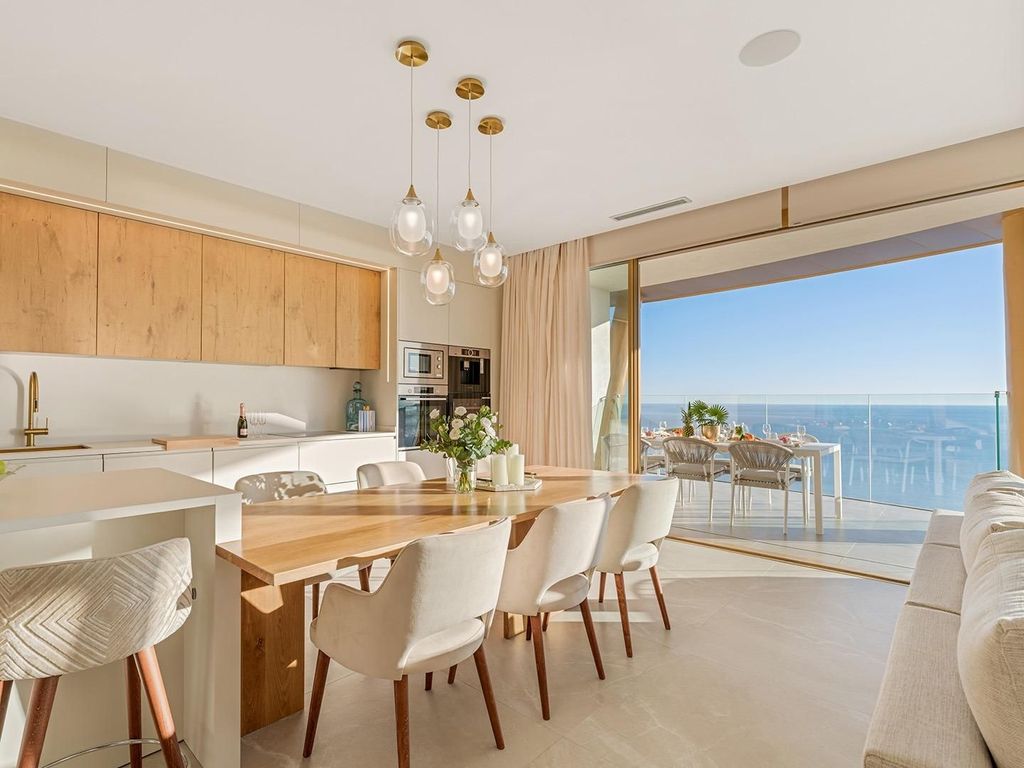 Luxury Apartment for sale in Benidorm, 995 000 €, Photo 2