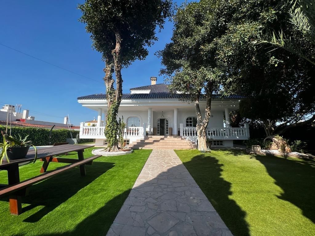 Maison de luxe à vendre à Torrevieja, 890 000 €, Photo 1