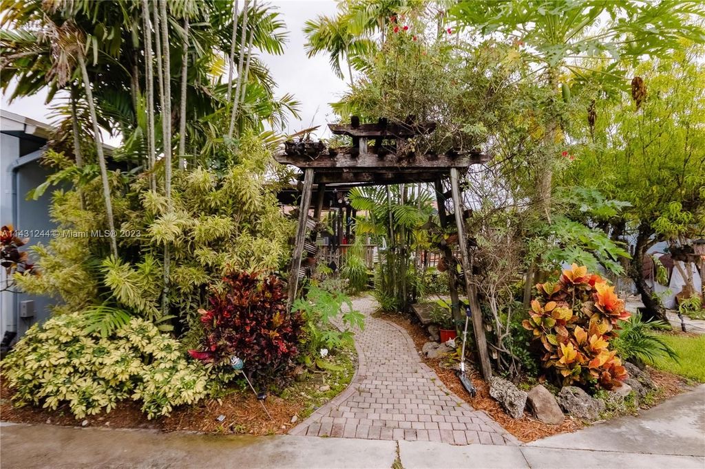 Luxury House for sale in Hollywood, 858 445 €, Photo 4